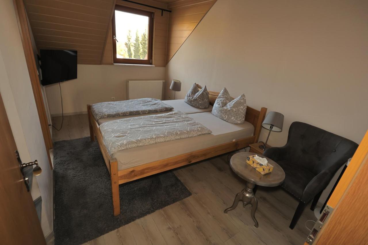 Pension Zum Paradies Harthausen  Bagian luar foto