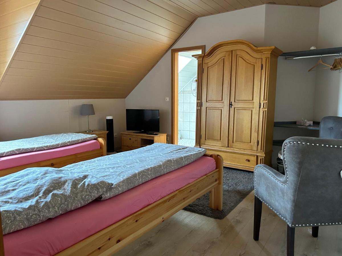 Pension Zum Paradies Harthausen  Bagian luar foto