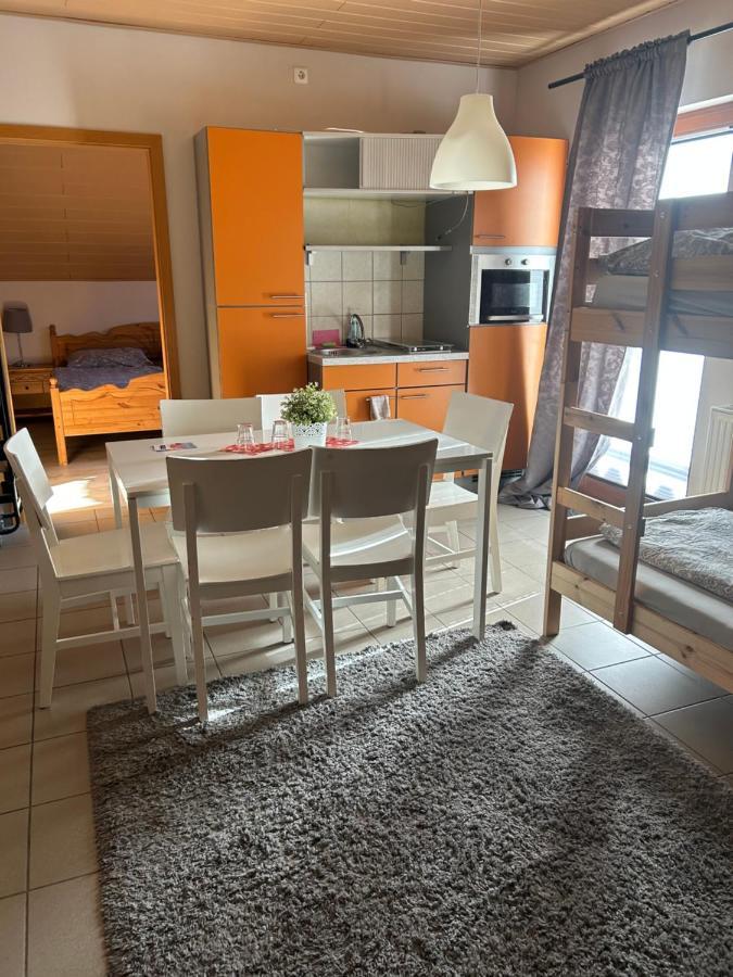 Pension Zum Paradies Harthausen  Bagian luar foto
